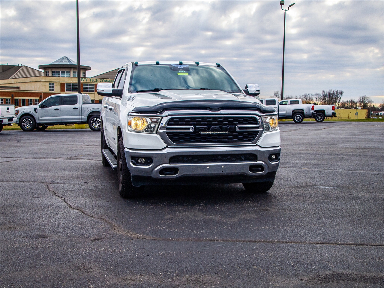 RAM 1500 Big Horn 4x4 Crew Cab 5'7" Box 2022