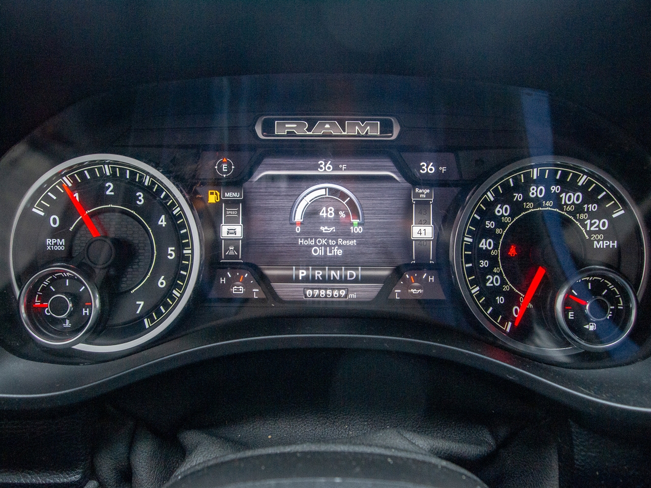 RAM 1500 Big Horn 4x4 Crew Cab 5'7" Box 2022