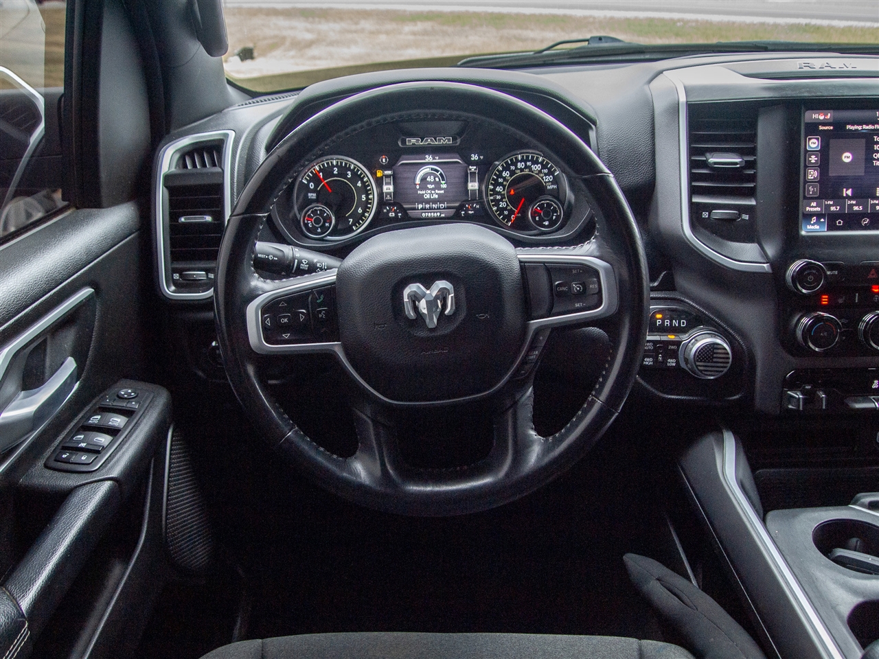 RAM 1500 Big Horn 4x4 Crew Cab 5'7" Box 2022