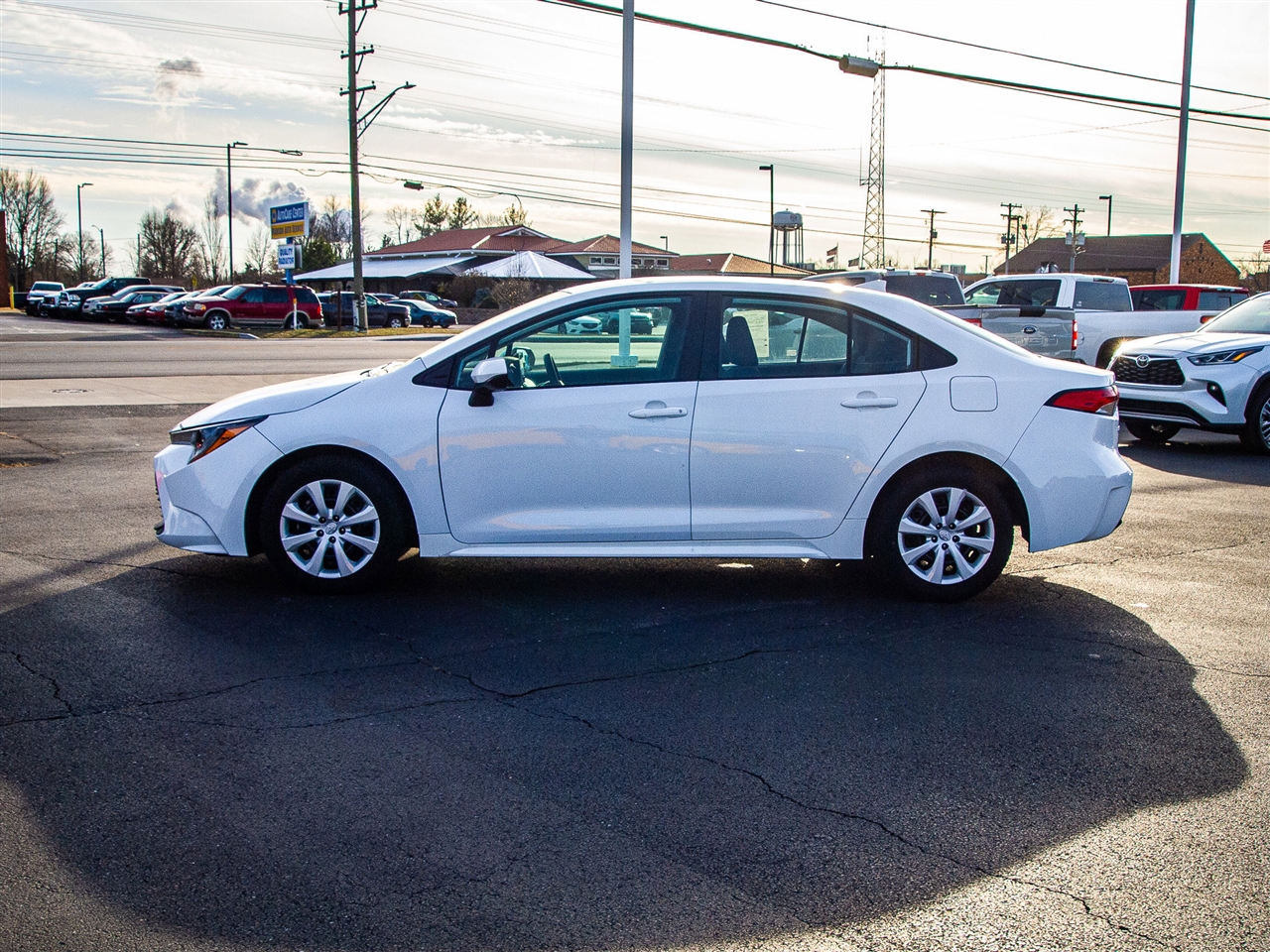 Toyota Corolla LE CVT (Natl) 2024