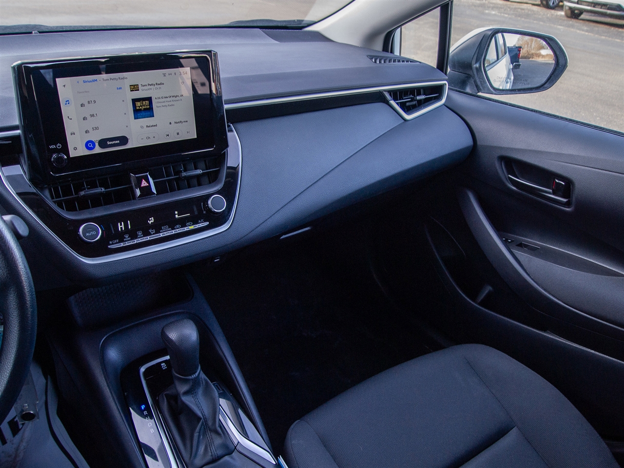 Toyota Corolla LE CVT (Natl) 2024