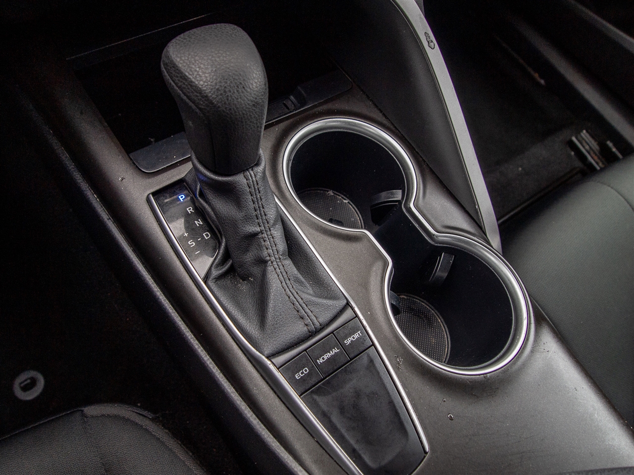 Toyota Camry LE Auto (Natl) 2024