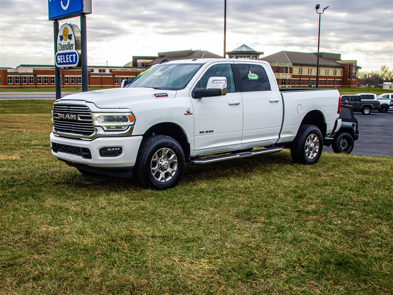 RAM 2500 Laramie 4x4 Crew Cab 6'4" Box 2024