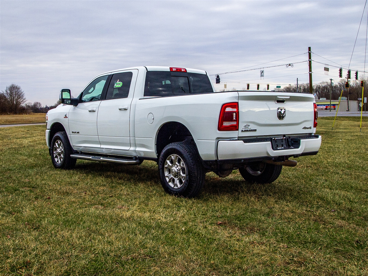 RAM 2500 Laramie 4x4 Crew Cab 6'4" Box 2024