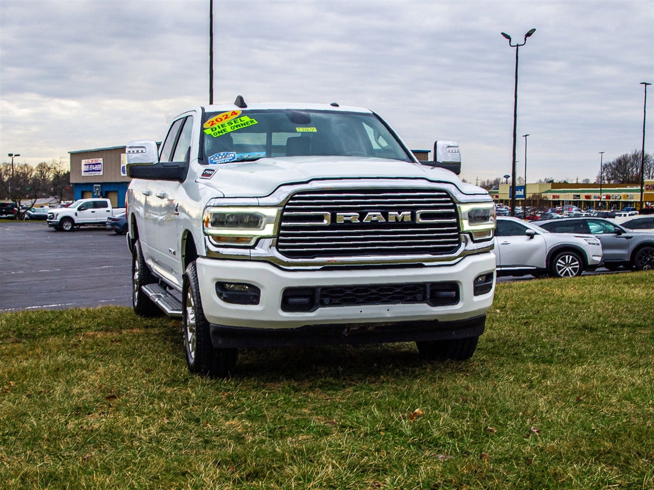 RAM 2500 Laramie 4x4 Crew Cab 6'4" Box 2024