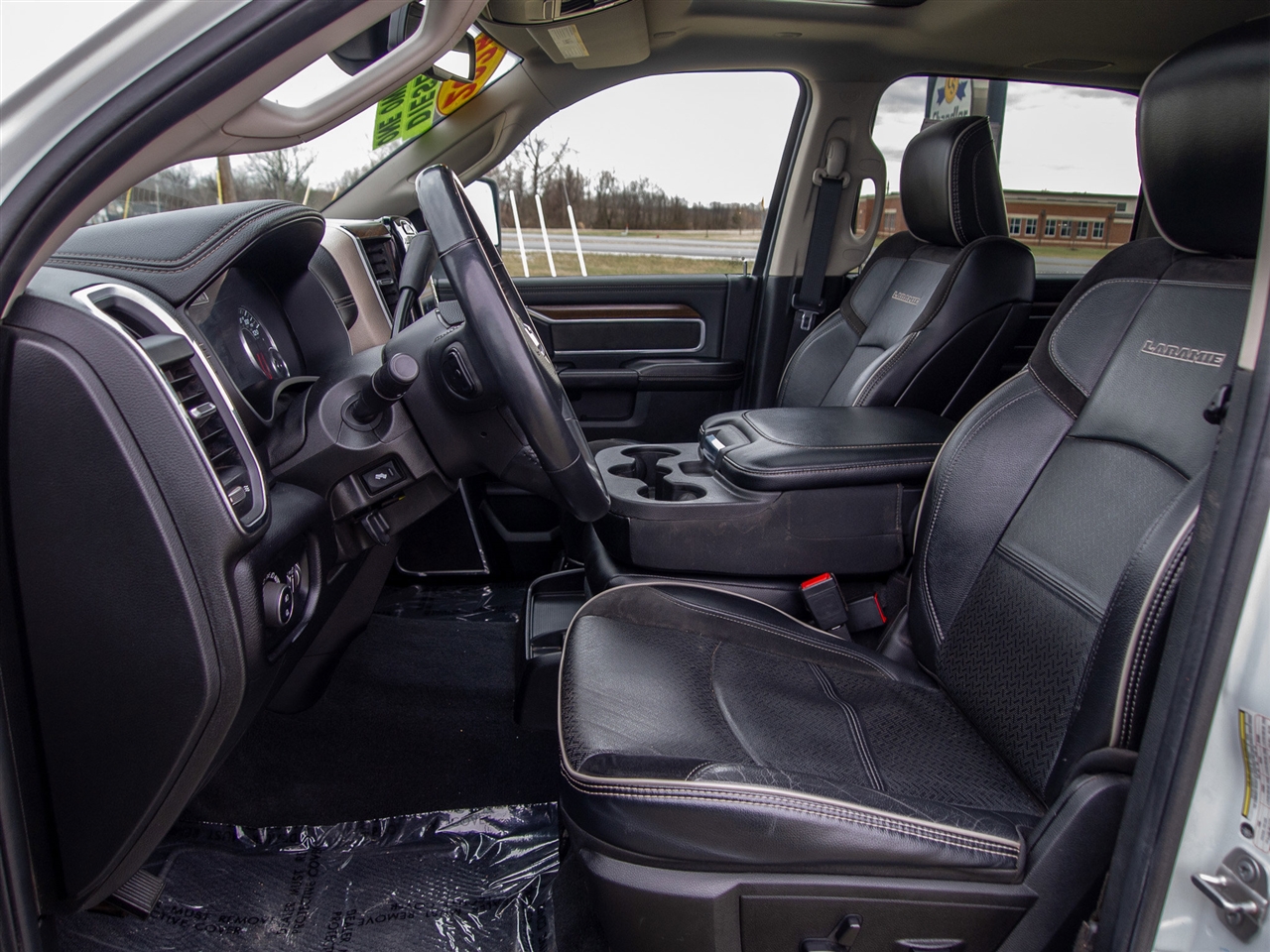 RAM 2500 Laramie 4x4 Crew Cab 6'4" Box 2024