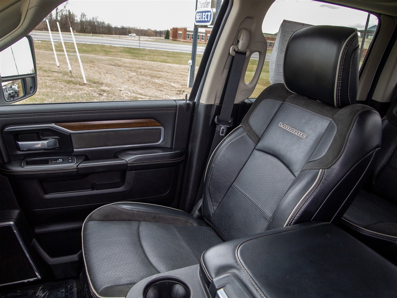 RAM 2500 Laramie 4x4 Crew Cab 6'4" Box 2024