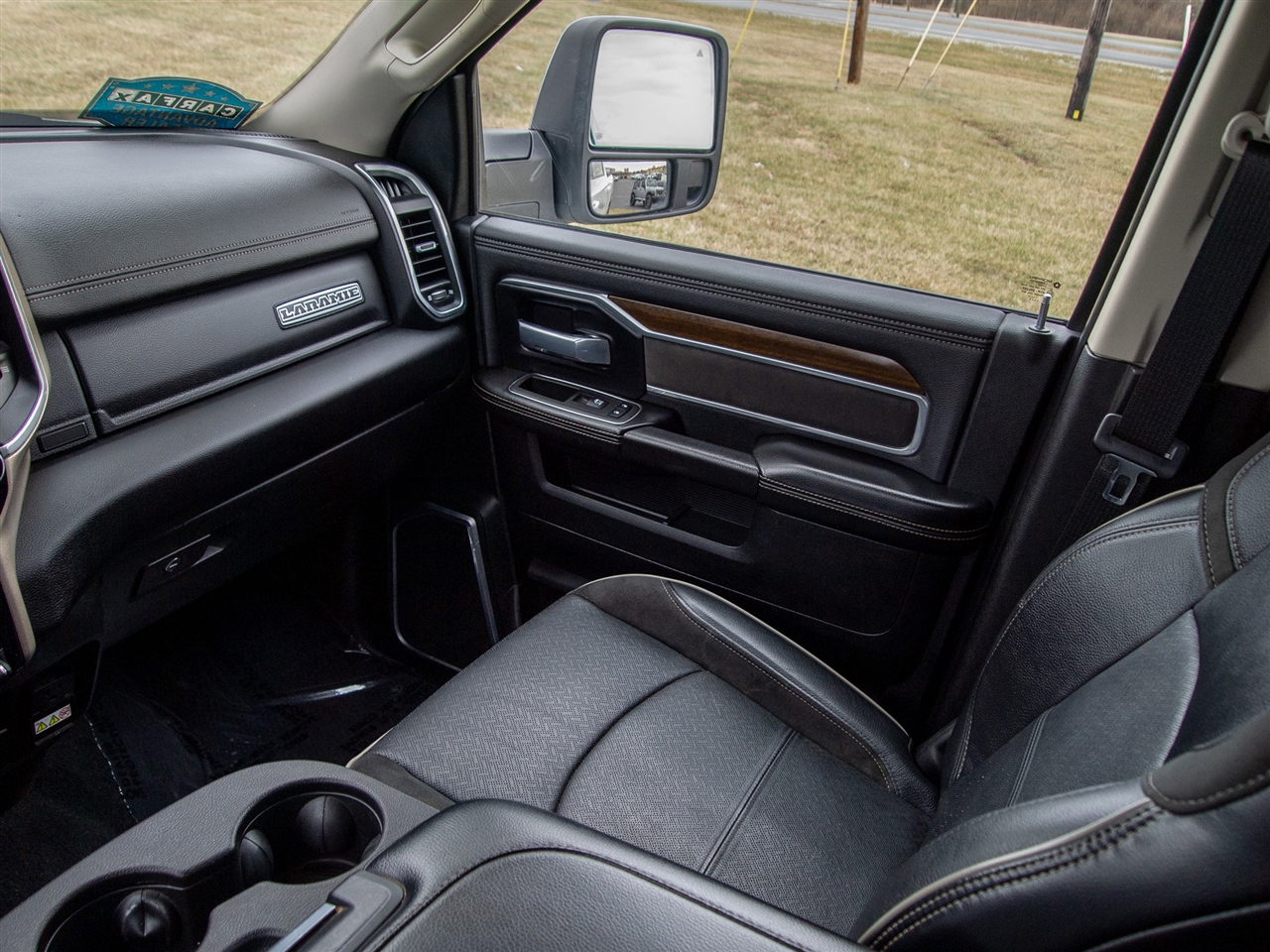 RAM 2500 Laramie 4x4 Crew Cab 6'4" Box 2024