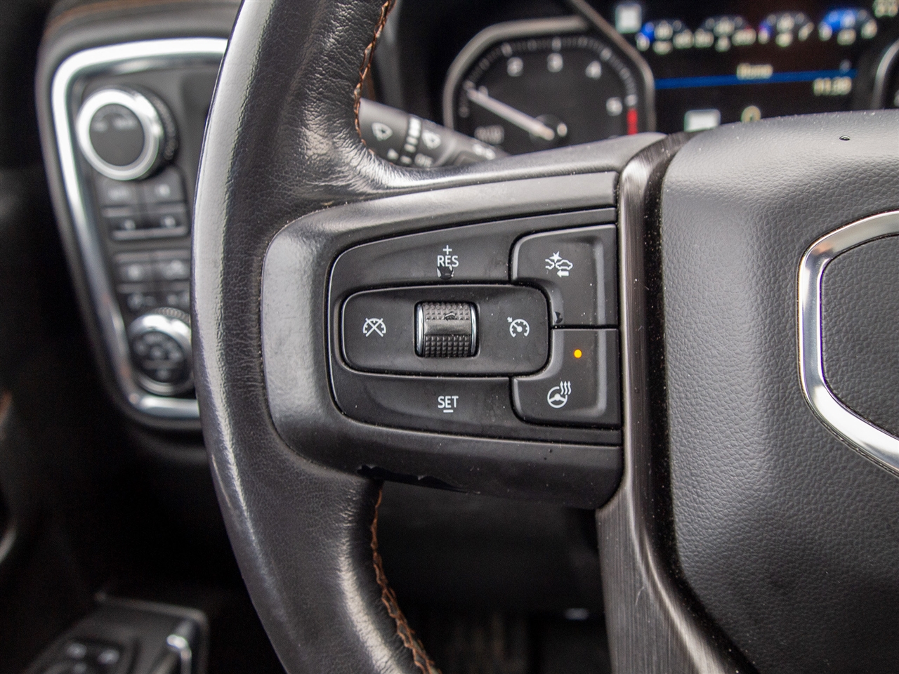 GMC Sierra 1500 4WD Crew Cab 147" AT4 2021