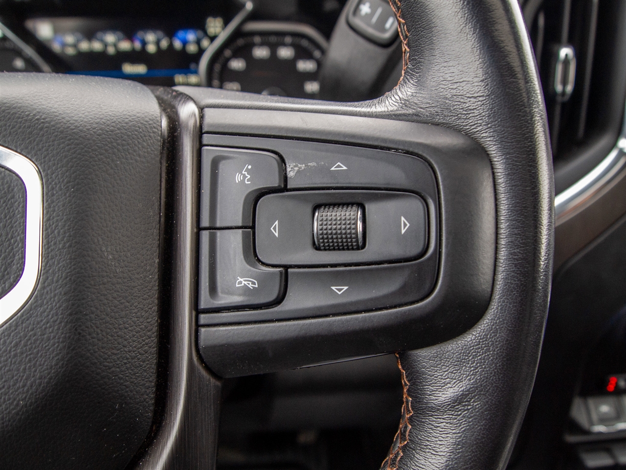 GMC Sierra 1500 4WD Crew Cab 147" AT4 2021