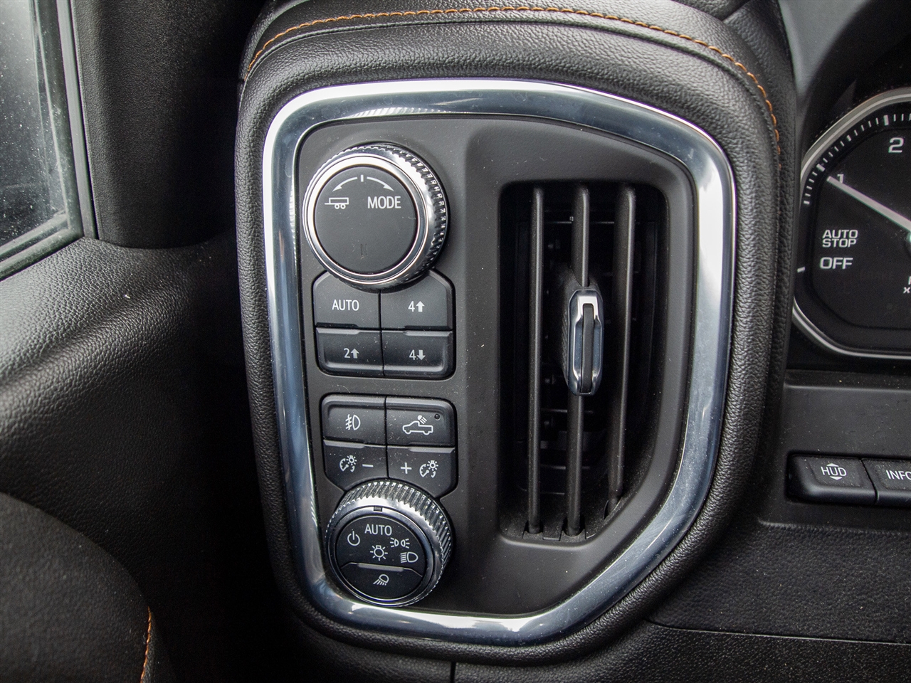 GMC Sierra 1500 4WD Crew Cab 147" AT4 2021