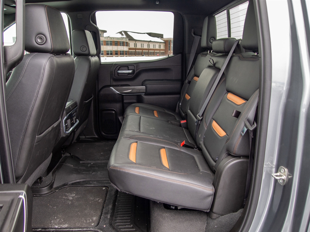 GMC Sierra 1500 4WD Crew Cab 147" AT4 2021