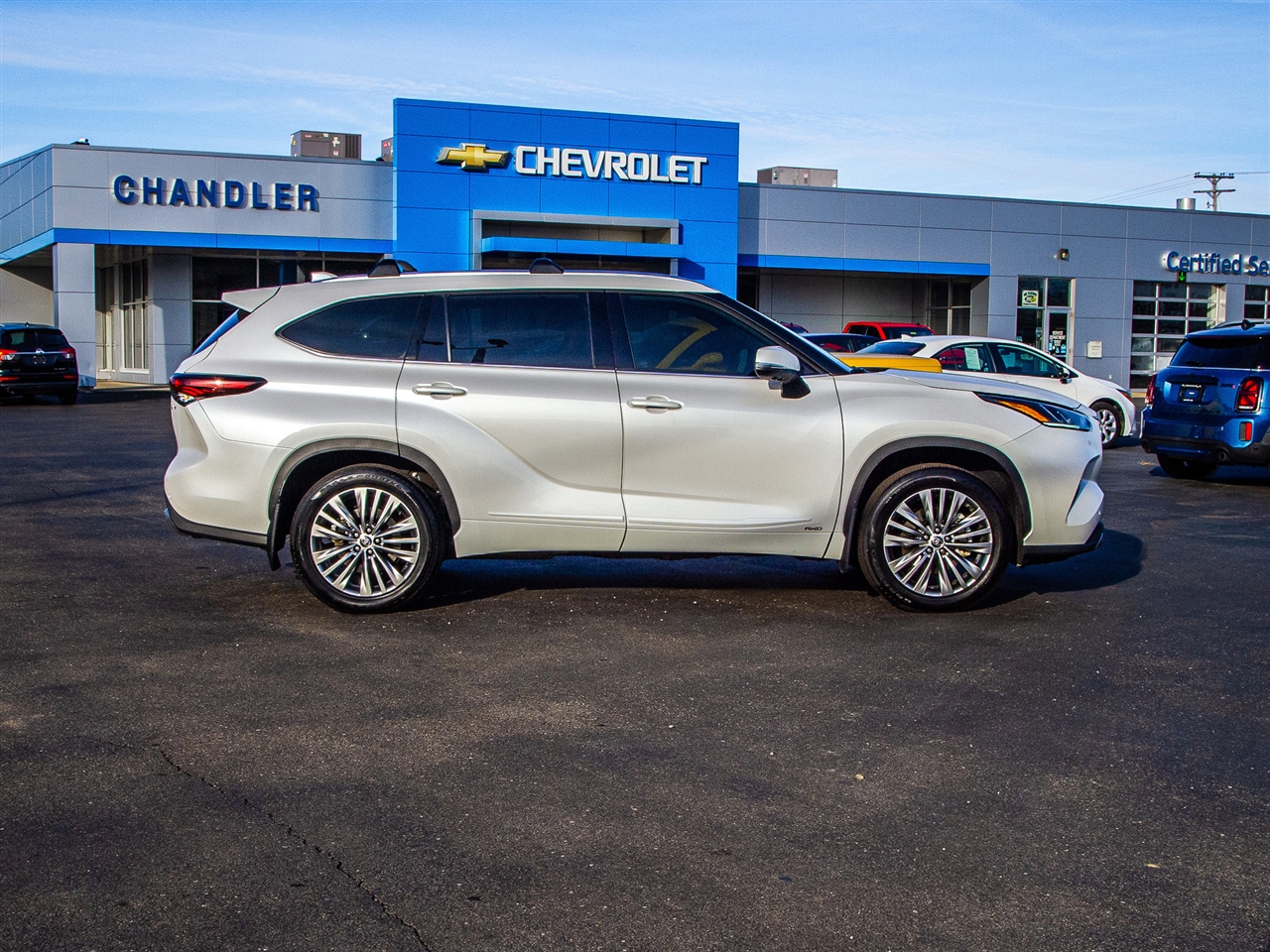 Toyota Highlander Hybrid Platinum AWD (Natl) 2025