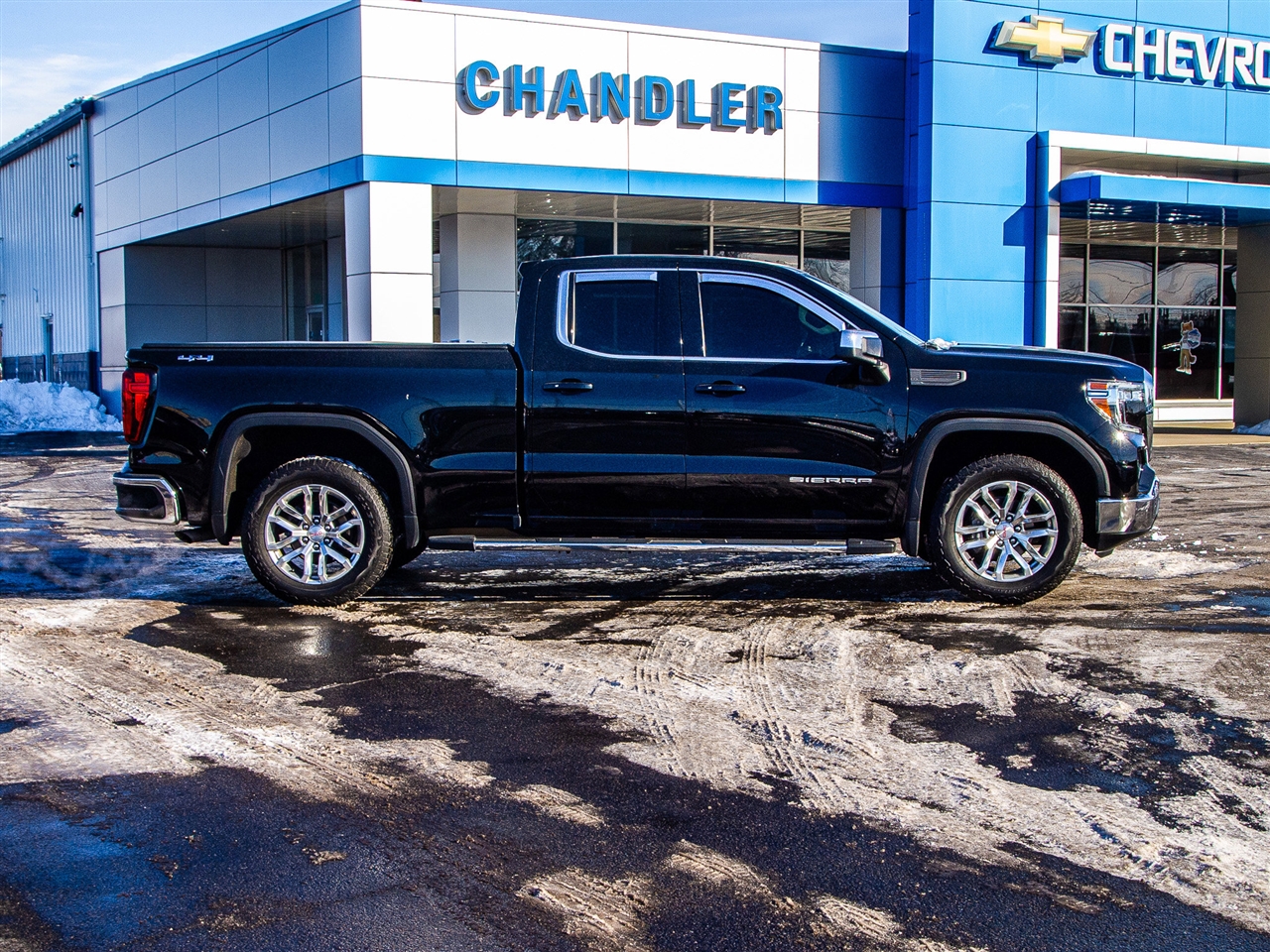 GMC Sierra 1500 Limited 4WD Double Cab 147" SLE 2022