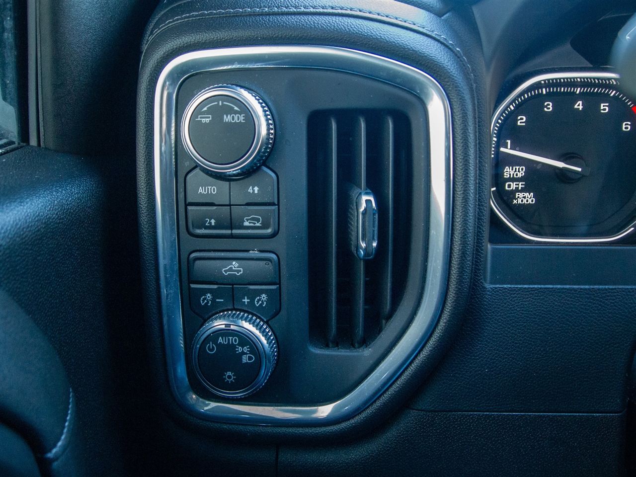 GMC Sierra 1500 Limited 4WD Double Cab 147" SLE 2022