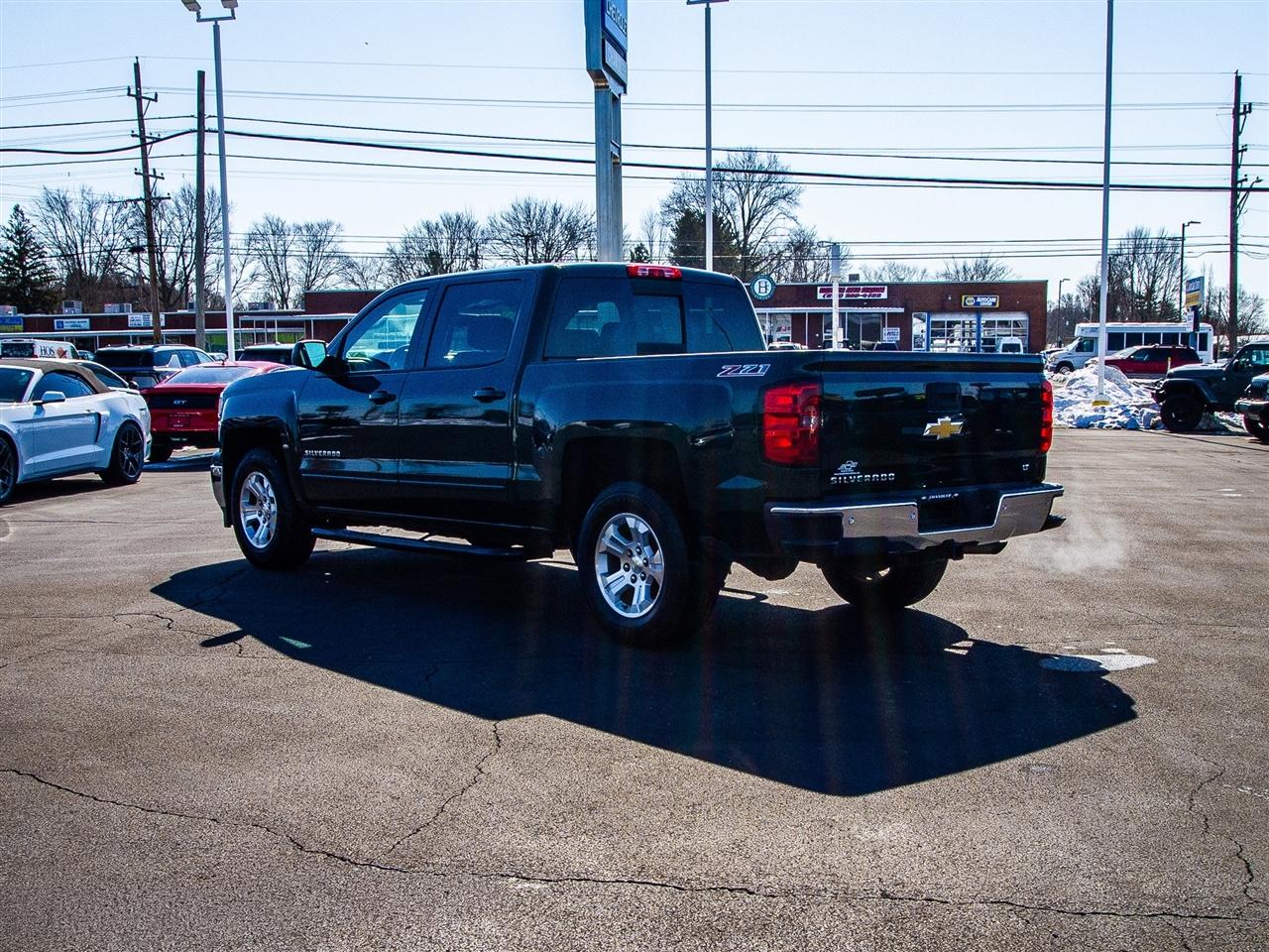 Chevrolet Silverado 1500 2WD Crew Cab 143.5" LT w/2LT 2015