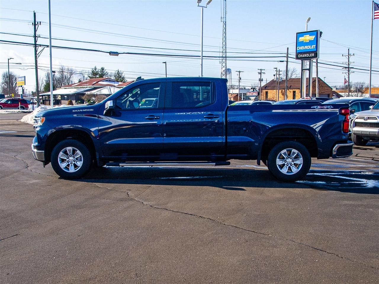 Chevrolet Silverado 1500 4WD Crew Cab 157" LT 2023