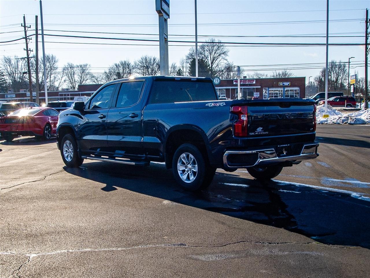 Chevrolet Silverado 1500 4WD Crew Cab 157" LT 2023