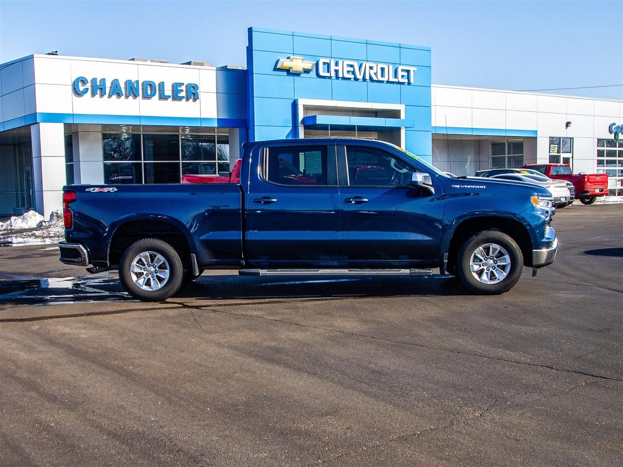 Chevrolet Silverado 1500 4WD Crew Cab 157" LT 2023