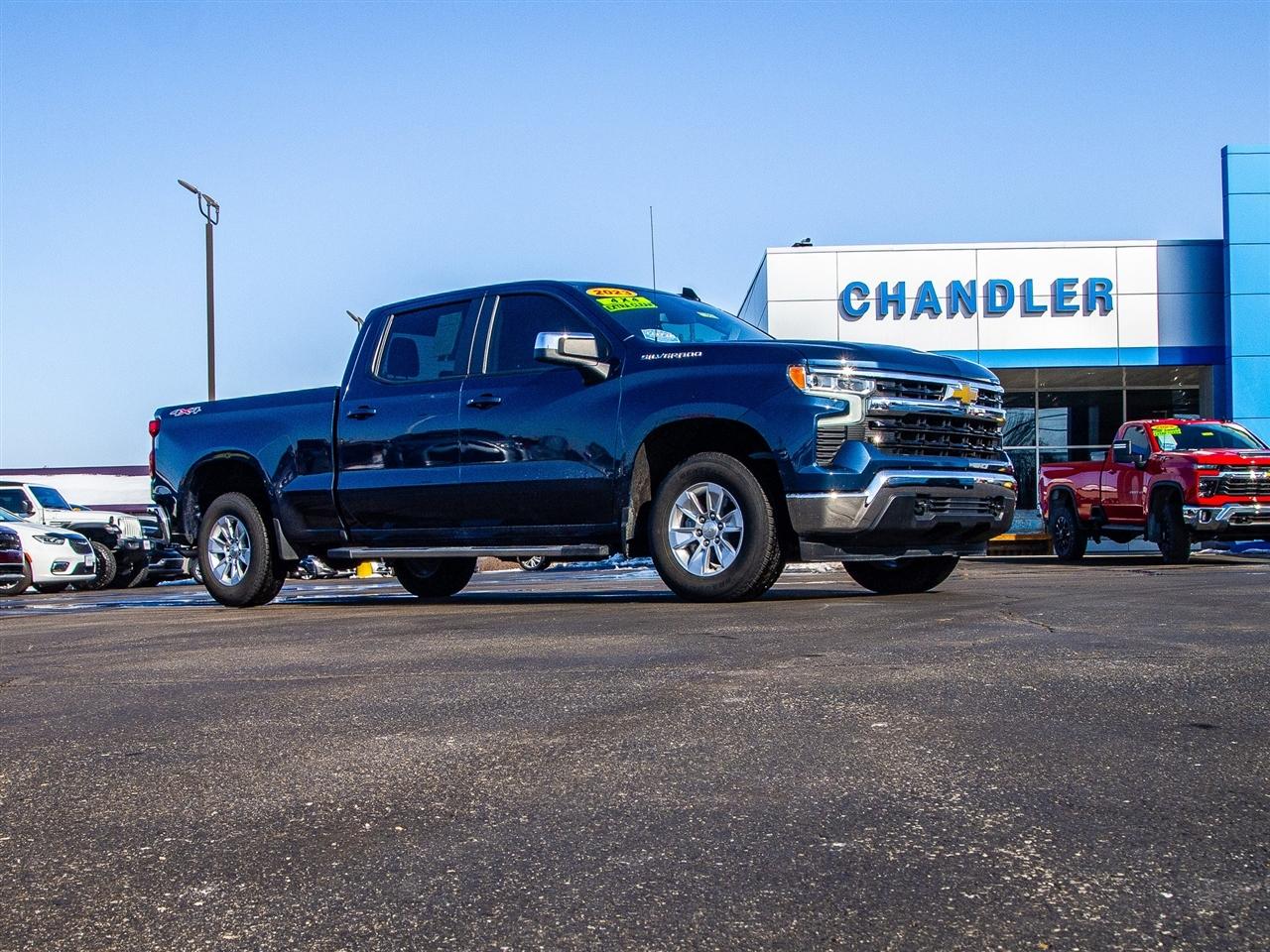 Chevrolet Silverado 1500 4WD Crew Cab 157" LT 2023