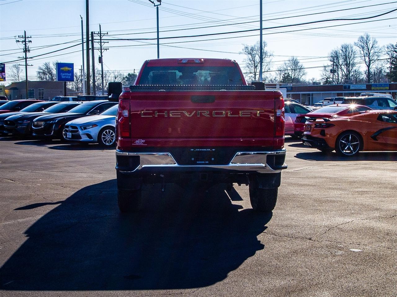 Chevrolet Silverado 2500HD 4WD Reg Cab 142" LT 2025