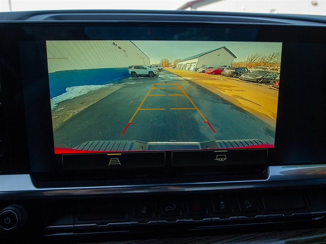 Chevrolet Silverado 2500HD 4WD Reg Cab 142" LT 2025