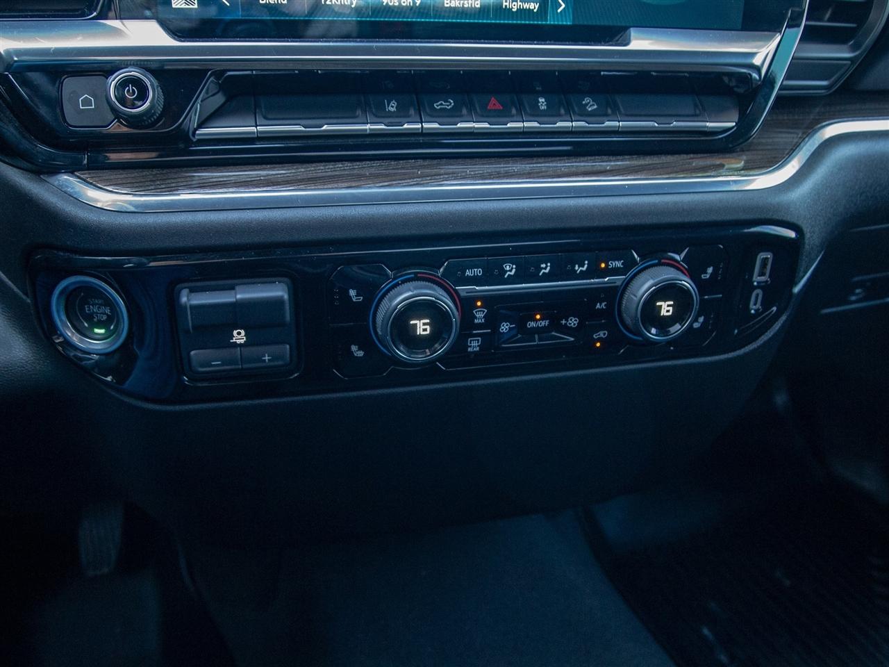 Chevrolet Silverado 2500HD 4WD Reg Cab 142" LT 2025