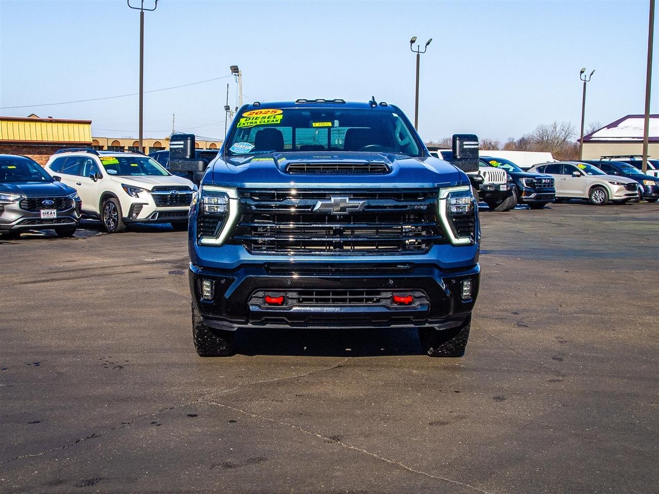 Chevrolet Silverado 3500HD 4WD Crew Cab 159" LT 2025