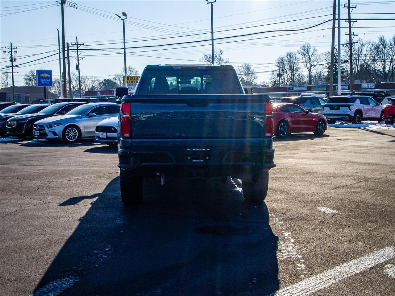 Chevrolet Silverado 3500HD 4WD Crew Cab 159" LT 2025