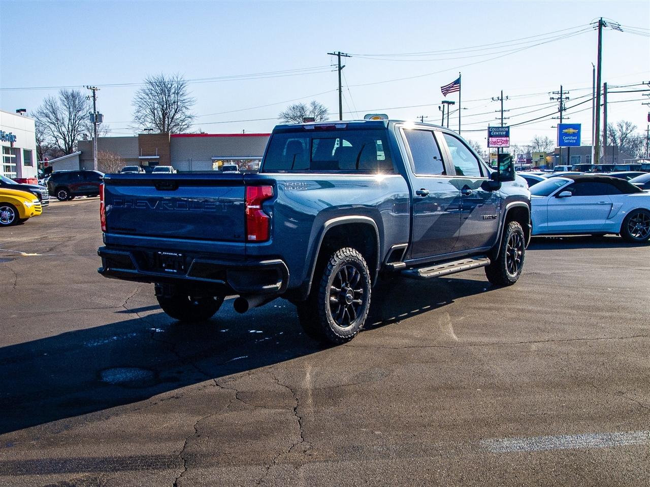 Chevrolet Silverado 3500HD 4WD Crew Cab 159" LT 2025
