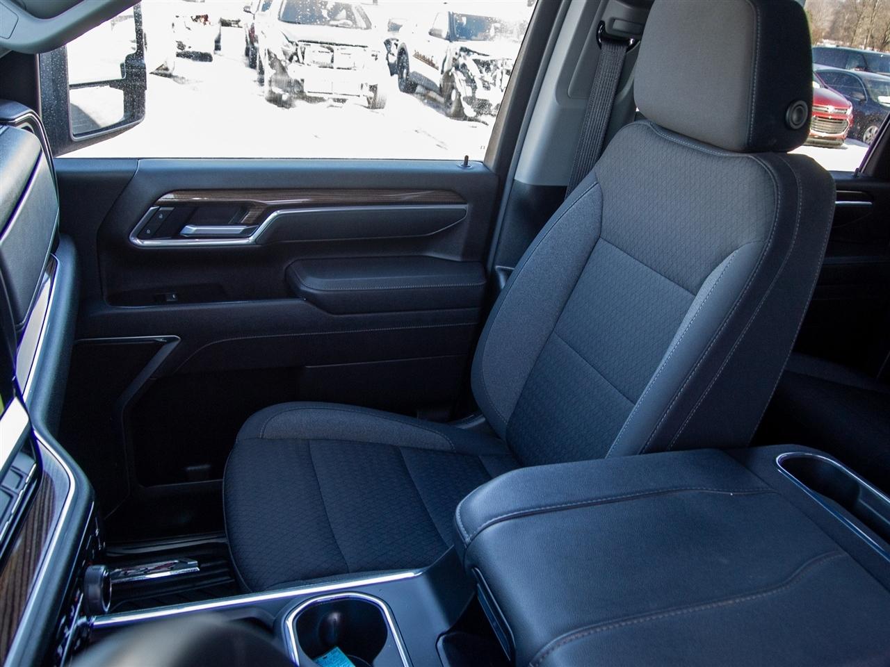 Chevrolet Silverado 3500HD 4WD Crew Cab 159" LT 2025