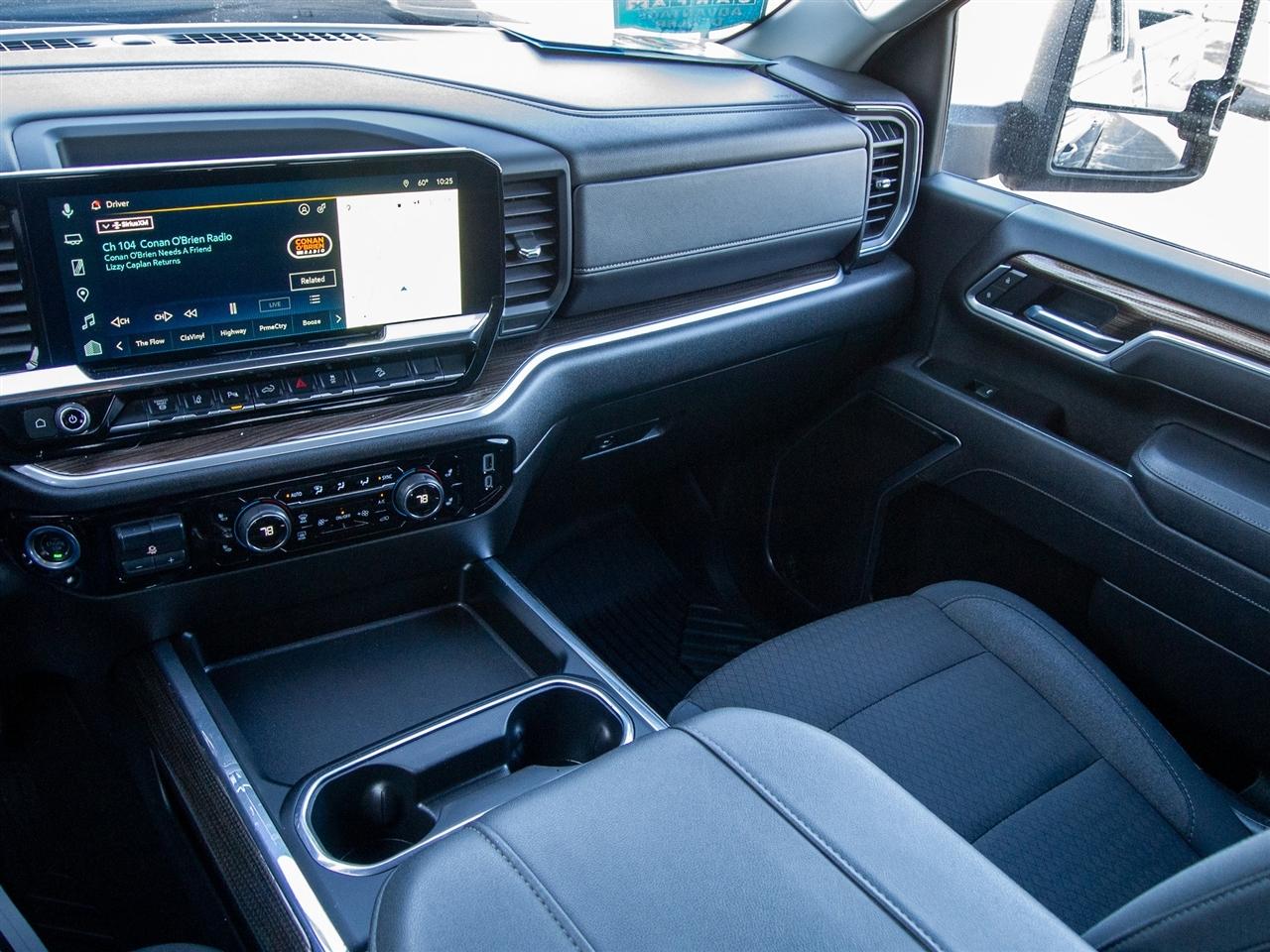 Chevrolet Silverado 3500HD 4WD Crew Cab 159" LT 2025