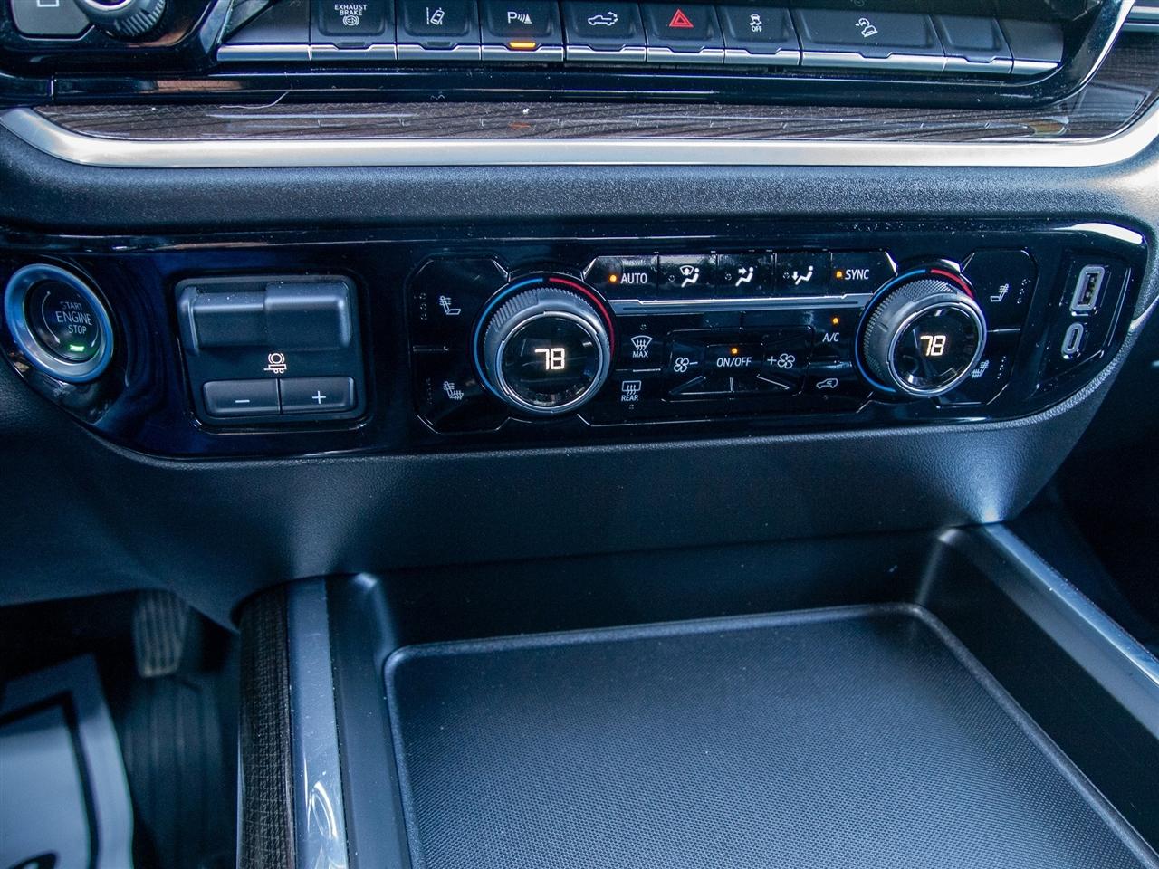 Chevrolet Silverado 3500HD 4WD Crew Cab 159" LT 2025