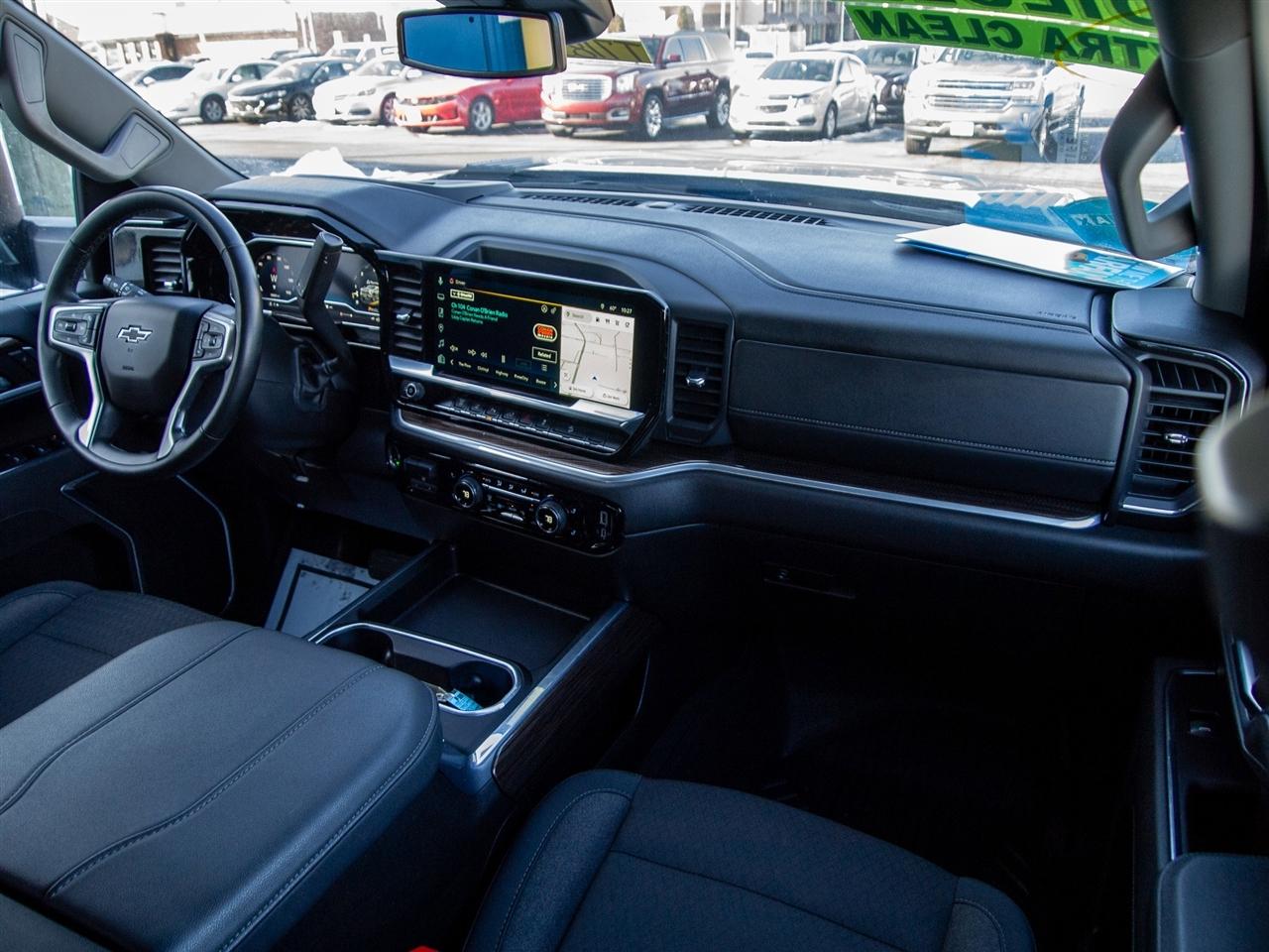 Chevrolet Silverado 3500HD 4WD Crew Cab 159" LT 2025