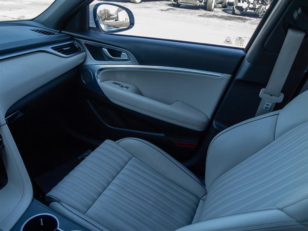 Genesis G70 2.0T AWD 2023