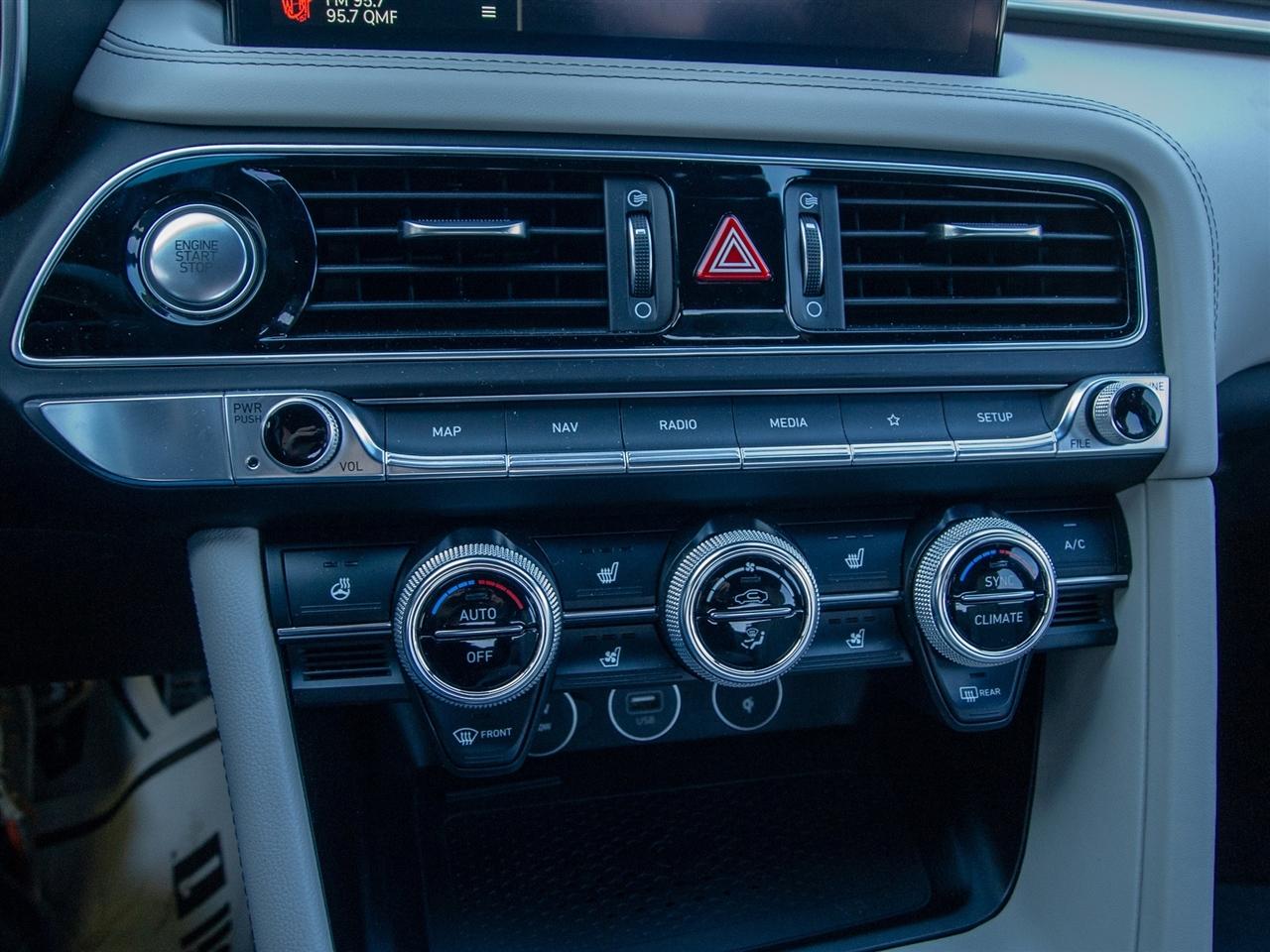 Genesis G70 2.0T AWD 2023