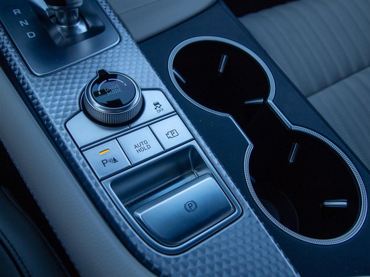 Genesis G70 2.0T AWD 2023