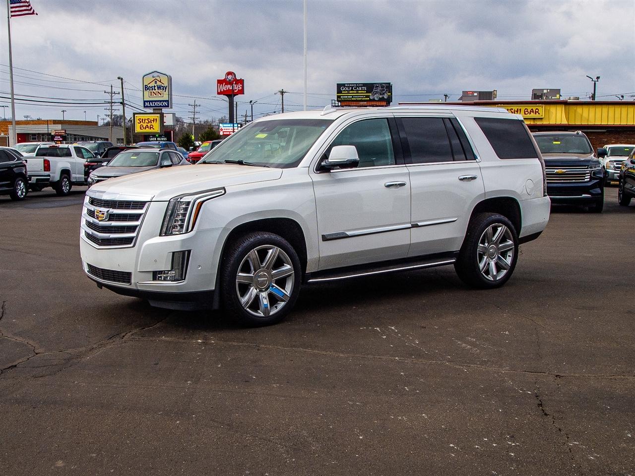 Cadillac Escalade 4WD 4dr Luxury 2019
