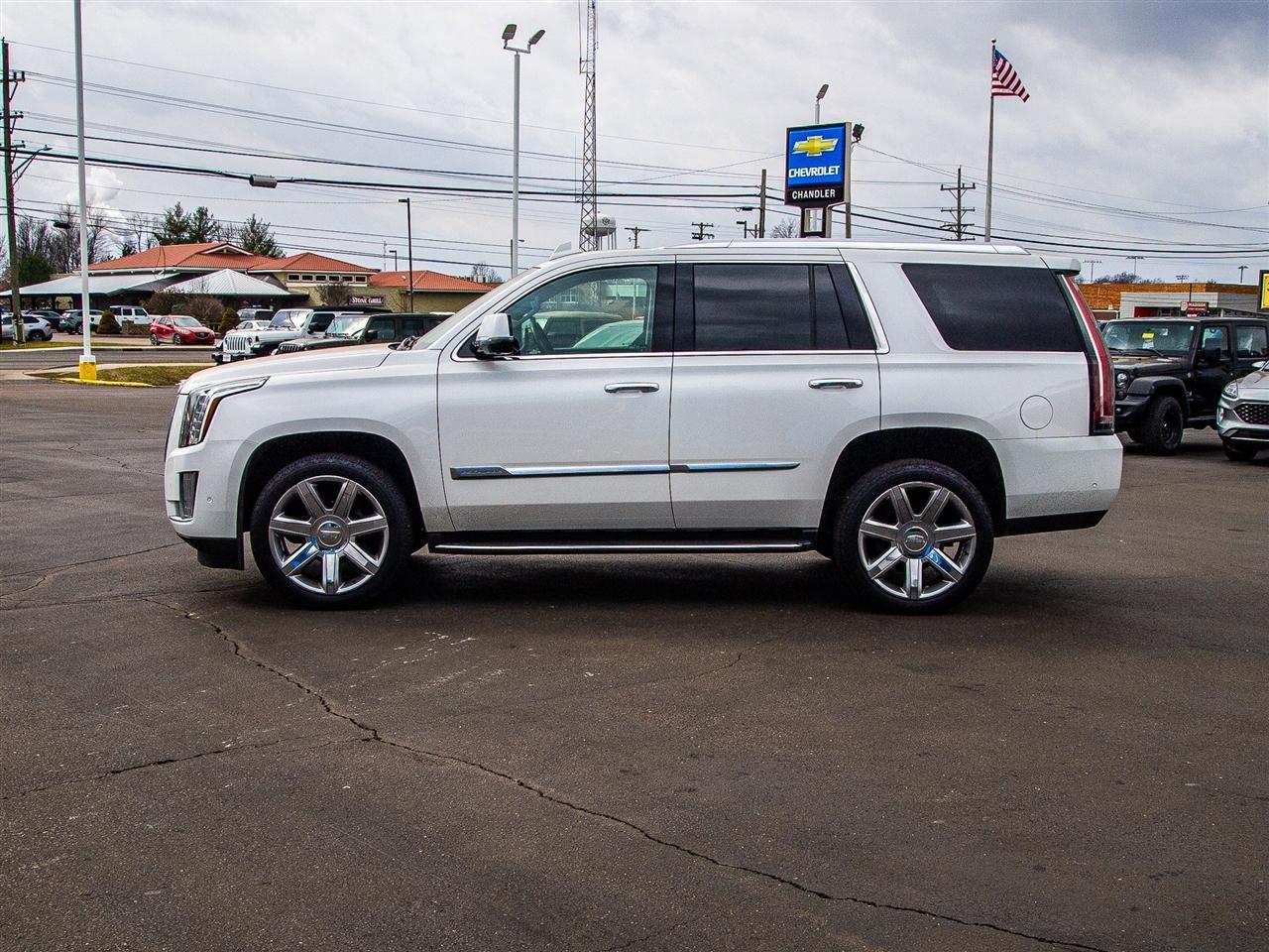 Cadillac Escalade 4WD 4dr Luxury 2019