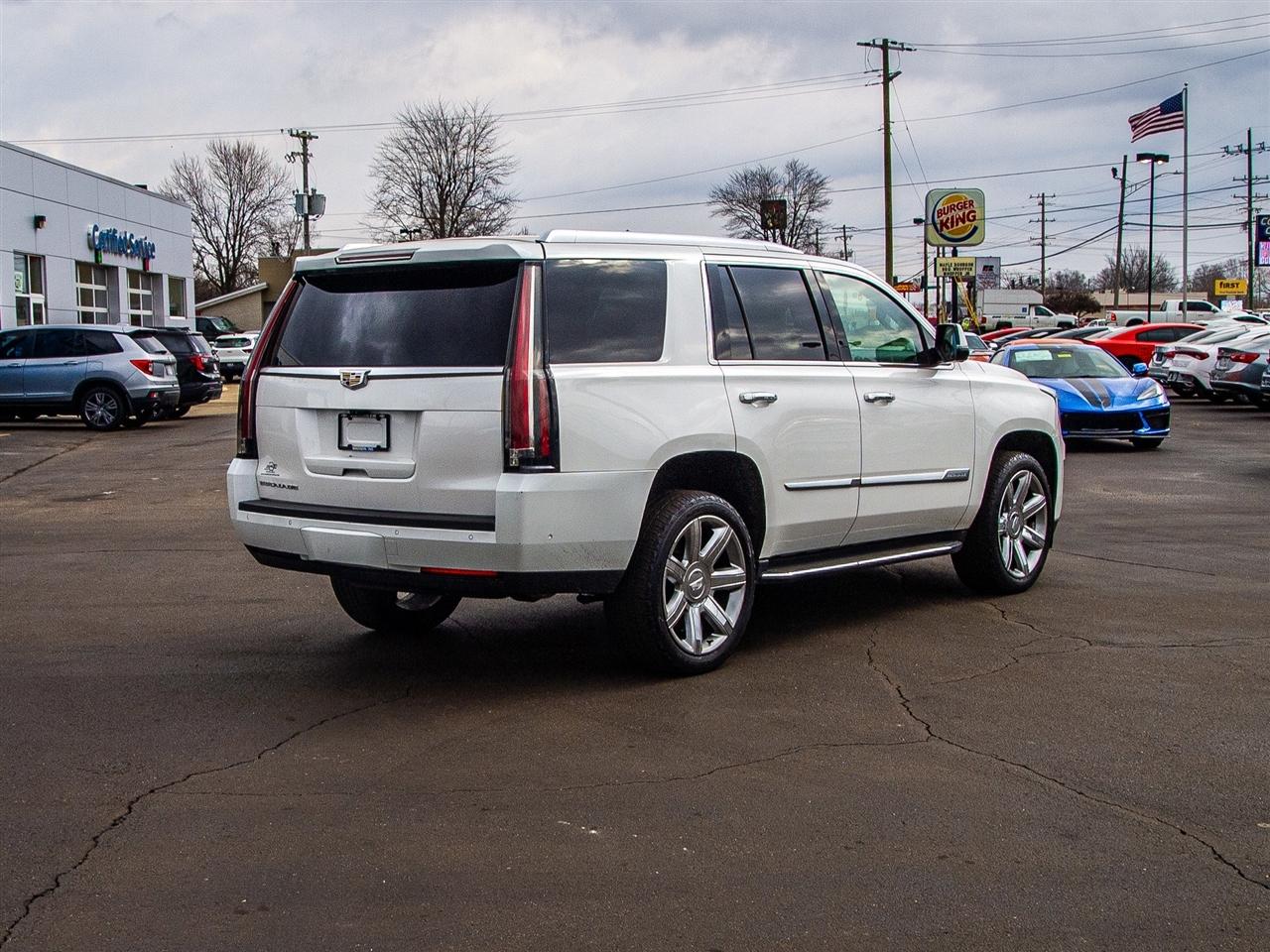 Cadillac Escalade 4WD 4dr Luxury 2019