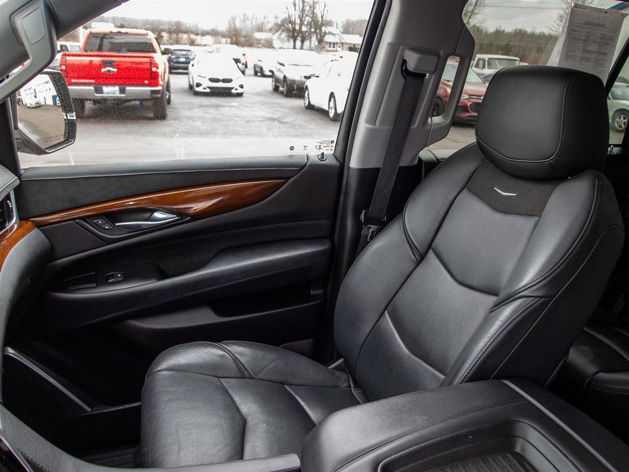 Cadillac Escalade 4WD 4dr Luxury 2019