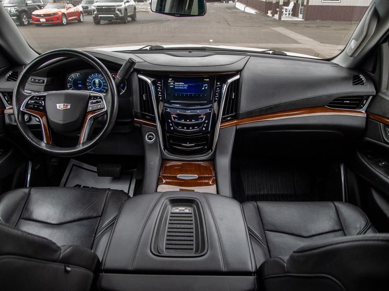 Cadillac Escalade 4WD 4dr Luxury 2019