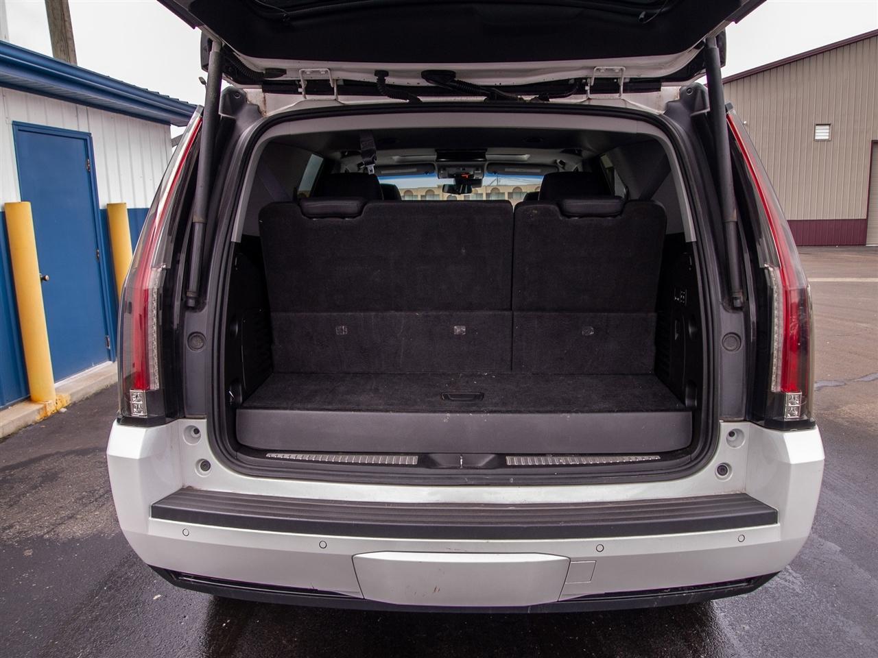 Cadillac Escalade 4WD 4dr Luxury 2019