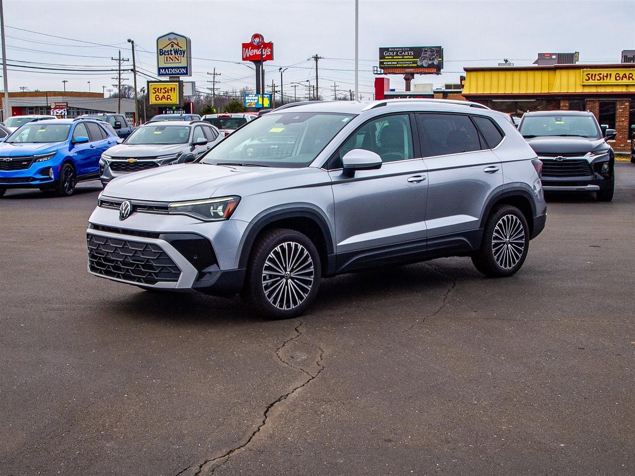 Volkswagen Taos SE FWD 2025