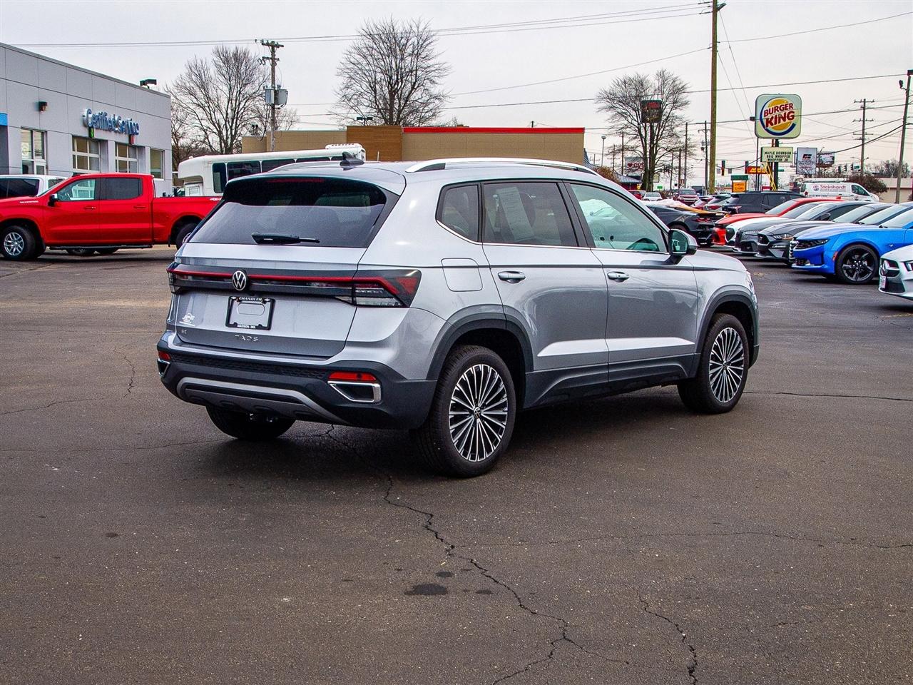 Volkswagen Taos SE FWD 2025