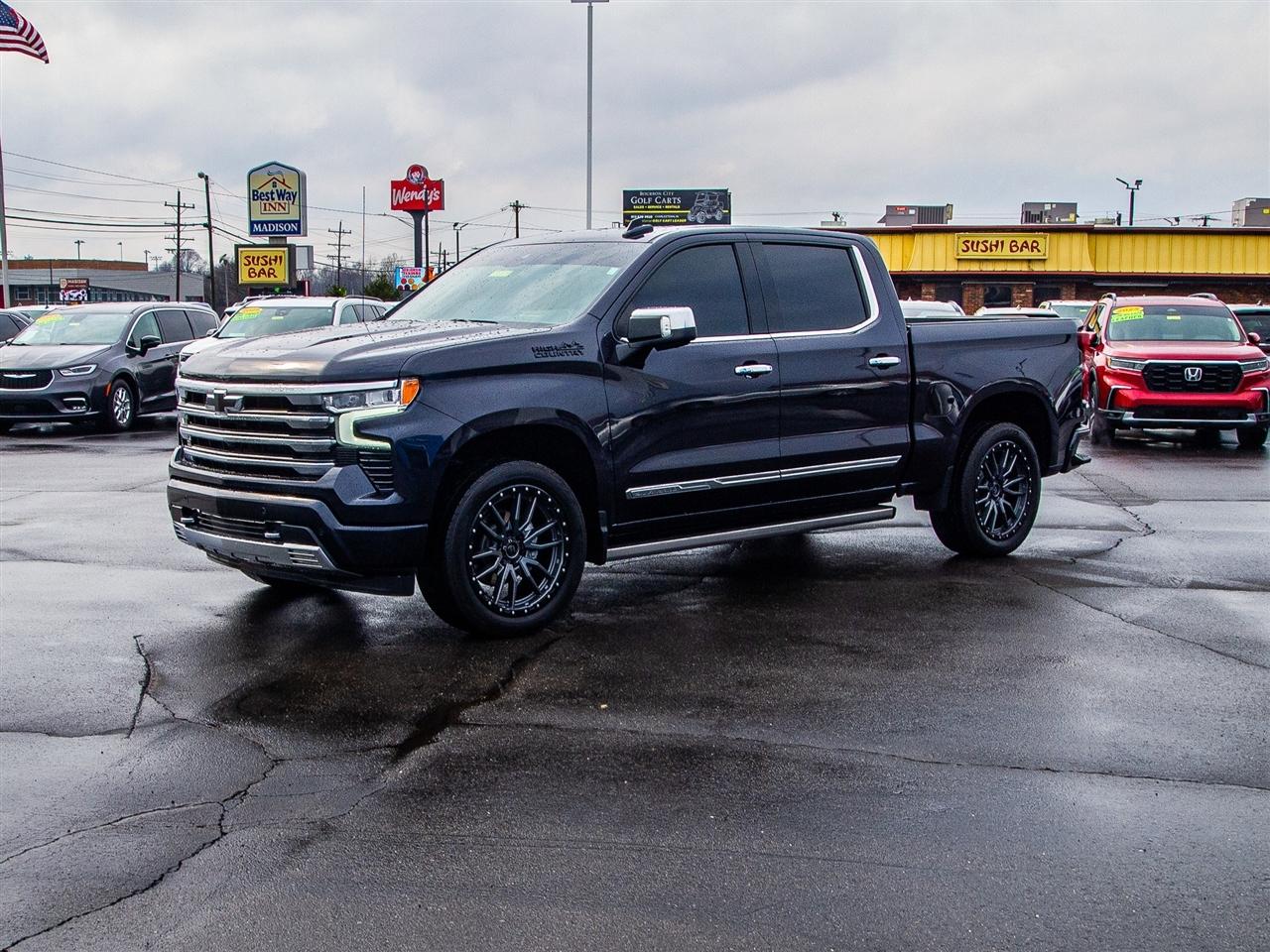 Chevrolet Silverado 1500 4WD Crew Cab 147" High Country 2024