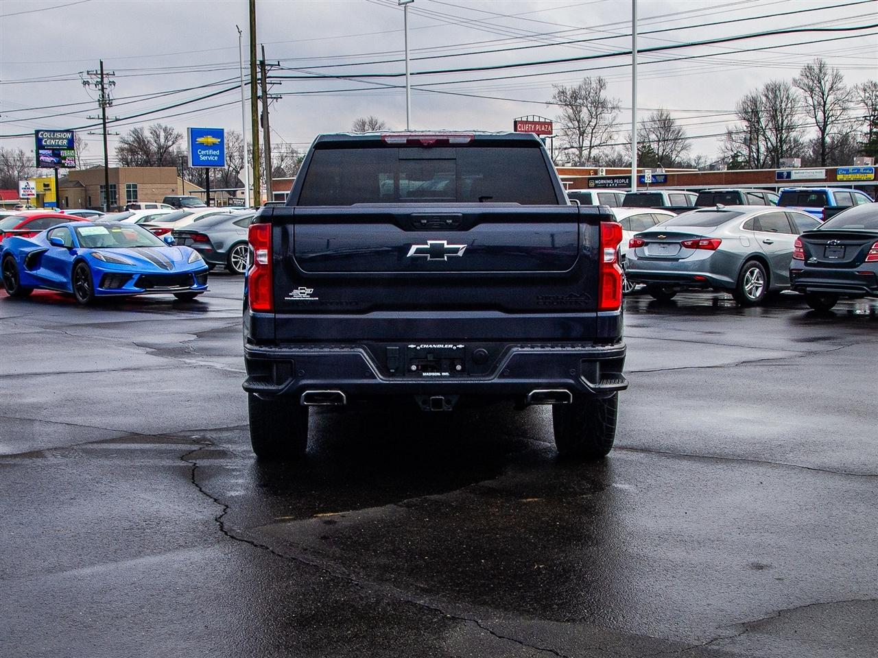 Chevrolet Silverado 1500 4WD Crew Cab 147" High Country 2024