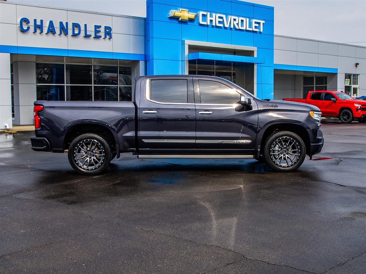 Chevrolet Silverado 1500 4WD Crew Cab 147" High Country 2024