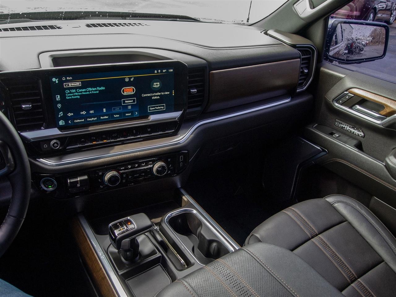 Chevrolet Silverado 1500 4WD Crew Cab 147" High Country 2024