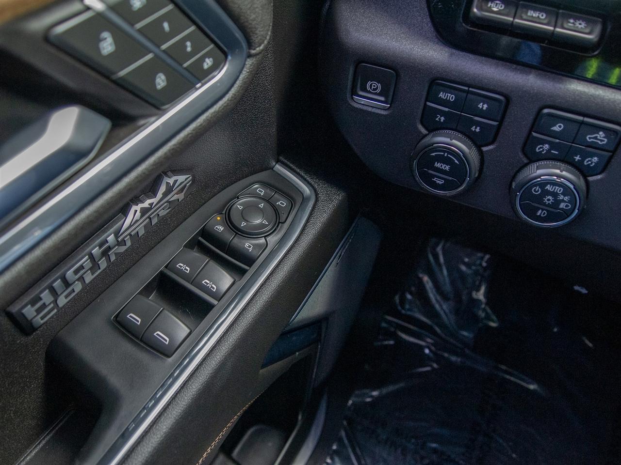 Chevrolet Silverado 1500 4WD Crew Cab 147" High Country 2024